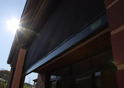 Motorised outdoor roller blinds